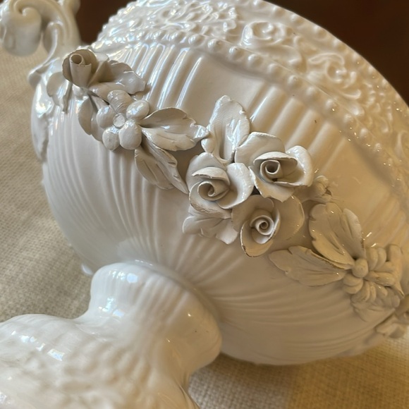 VTG Imperial Italy White Fiori Bianca style lidded footed candy dish compote - Picture 6 of 10